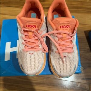 Hoka one one